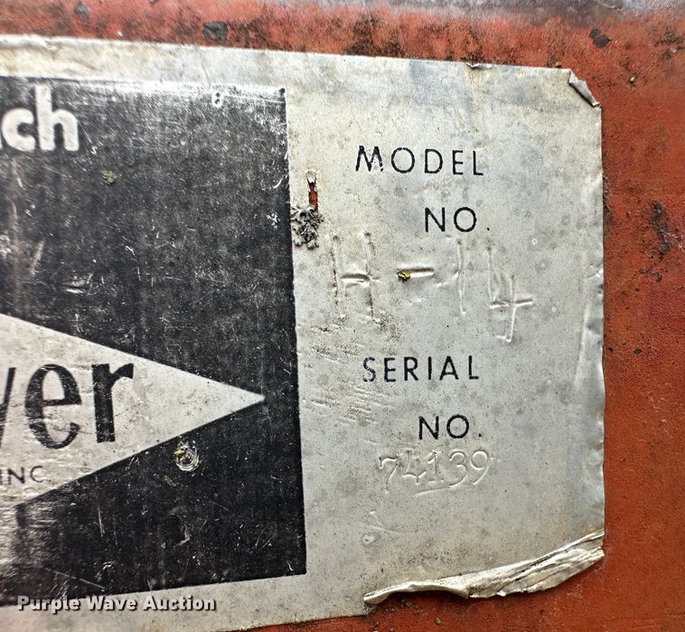 image for item JD9642 Sunflower H-14  sweep plow