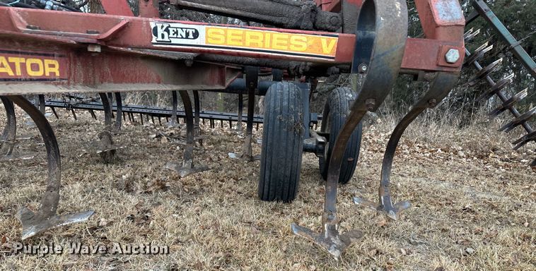 image for item JD9645 Kent Series V  field cultivator