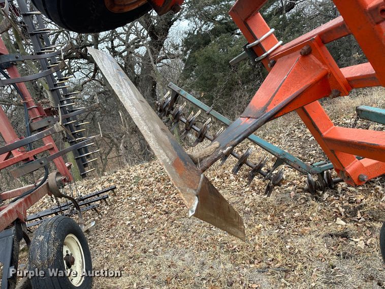 image for item JD9646 Richardson  sweep plow