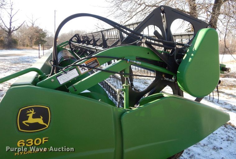 image for item JK9137 2004 John Deere 630F  flex head