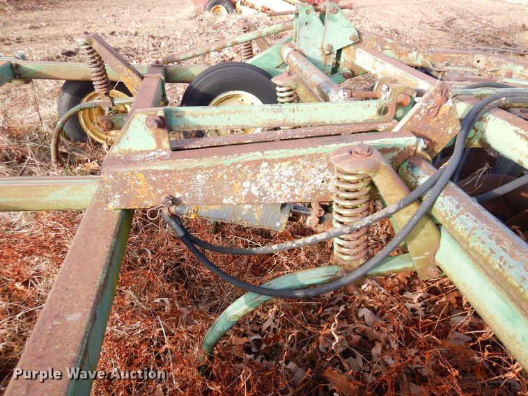 image for item JK9142 John Deere 1710A  disk ripper