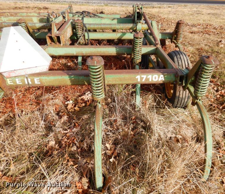 image for item JK9142 John Deere 1710A  disk ripper