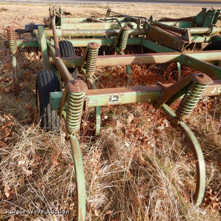 image for item JK9142 John Deere 1710A  disk ripper