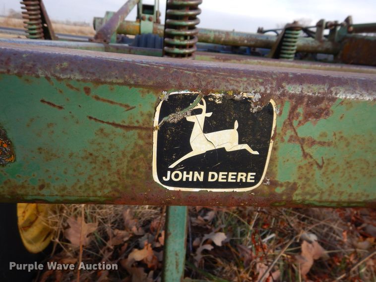 image for item JK9142 John Deere 1710A  disk ripper