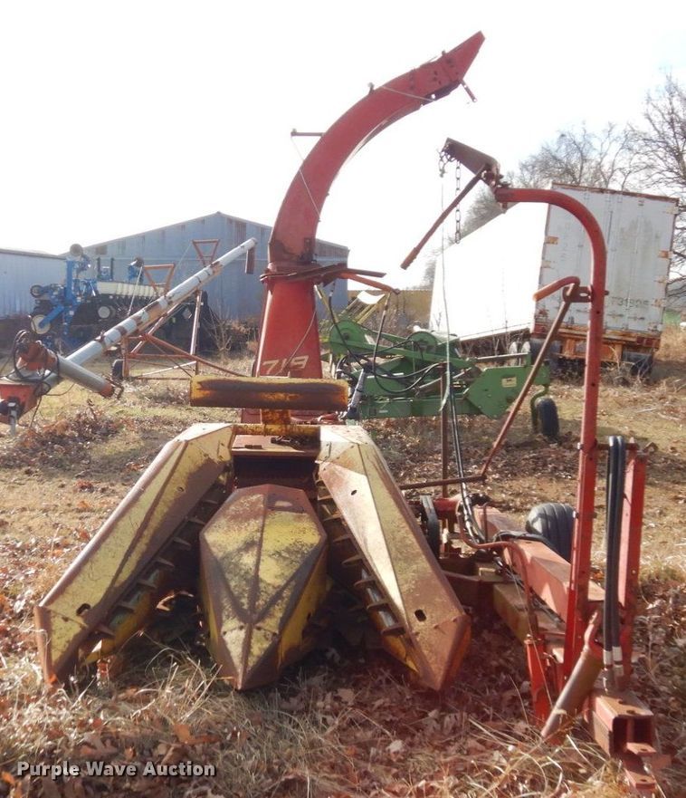 image for item JK9143 New Holland 718  forage harvester