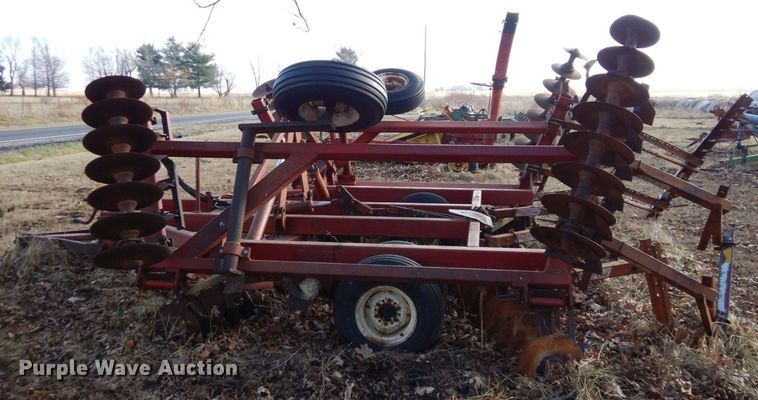 image for item JK9144 International 490  tandem disk