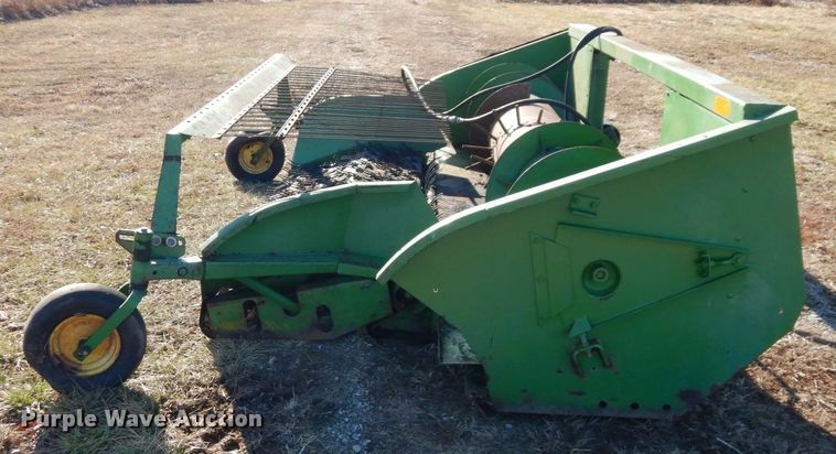 image for item JK9147 John Deere 212  pickup head