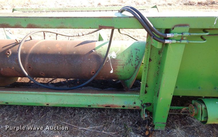 image for item JK9147 John Deere 212  pickup head