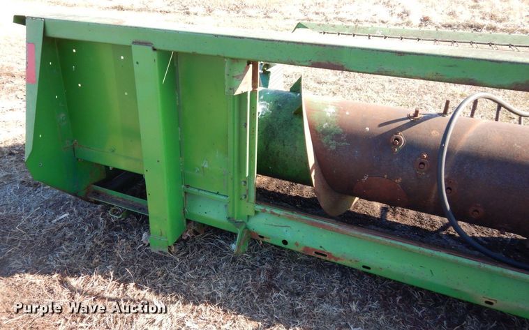 image for item JK9147 John Deere 212  pickup head