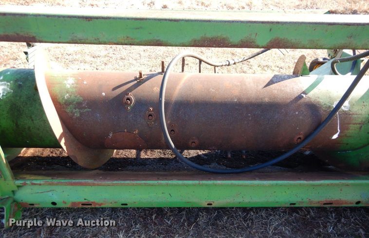 image for item JK9147 John Deere 212  pickup head