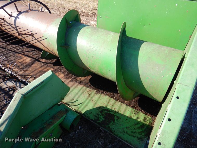 image for item JK9147 John Deere 212  pickup head