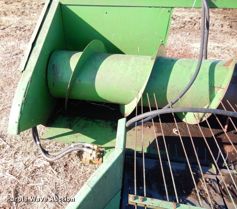 image for item JK9147 John Deere 212  pickup head