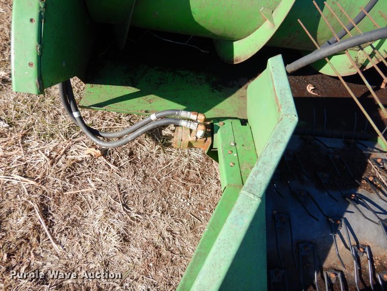 image for item JK9147 John Deere 212  pickup head