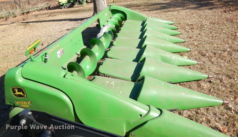 image for item JK9149 2009 John Deere 608C  corn head