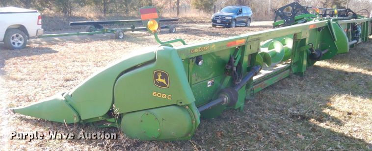 image for item JK9149 2009 John Deere 608C  corn head