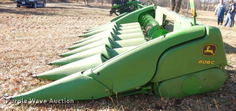 image for item JK9149 2009 John Deere 608C  corn head