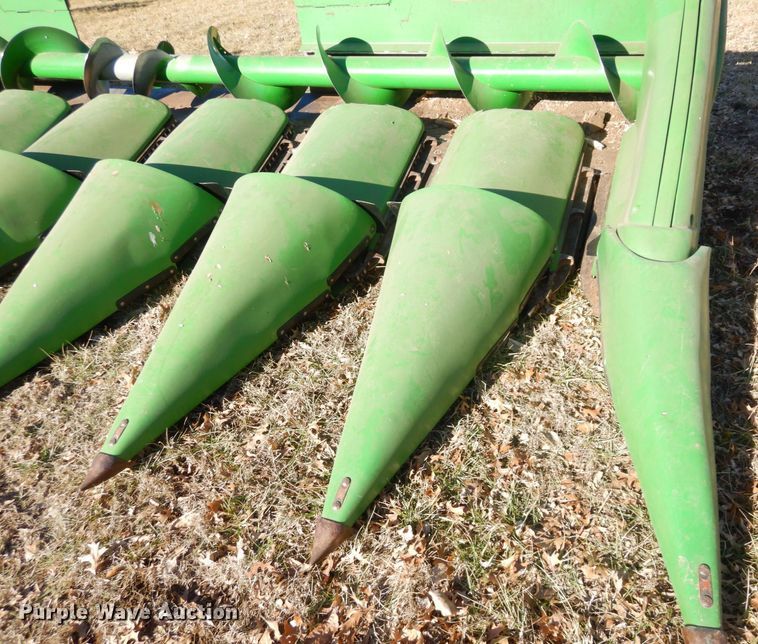 image for item JK9149 2009 John Deere 608C  corn head