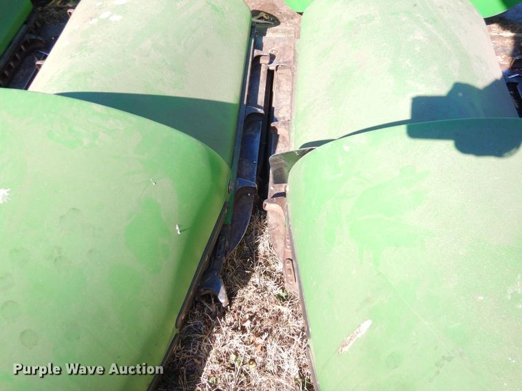 image for item JK9149 2009 John Deere 608C  corn head