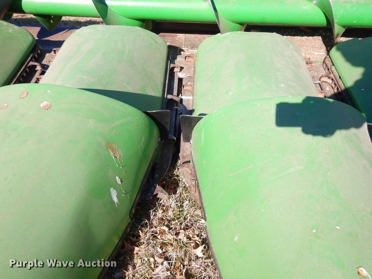 image for item JK9149 2009 John Deere 608C  corn head