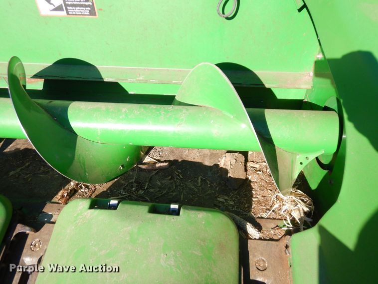 image for item JK9149 2009 John Deere 608C  corn head