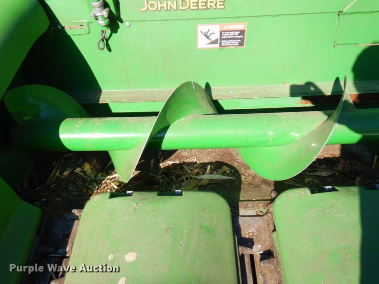 image for item JK9149 2009 John Deere 608C  corn head