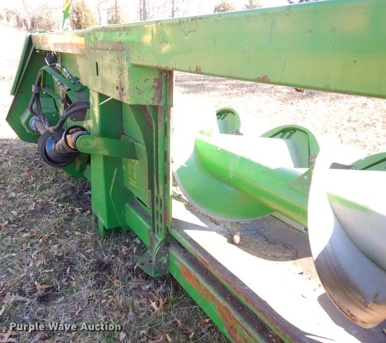 image for item JK9149 2009 John Deere 608C  corn head