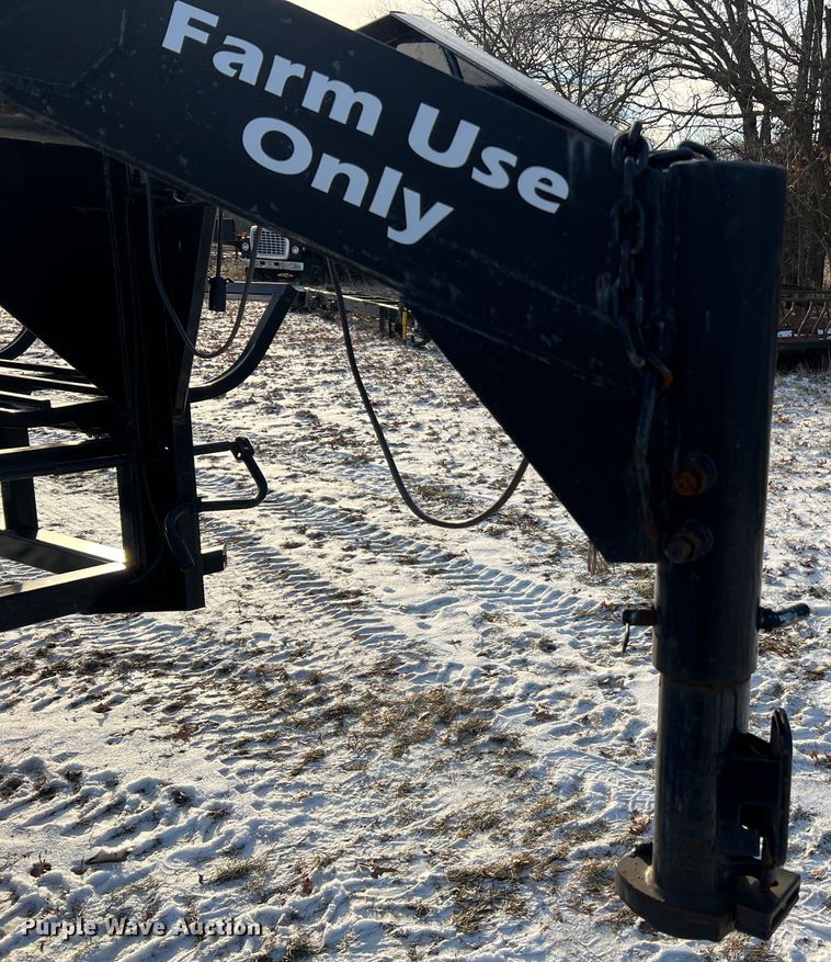 image for item JU9710 Industrias America 20X4  hay bale trailer