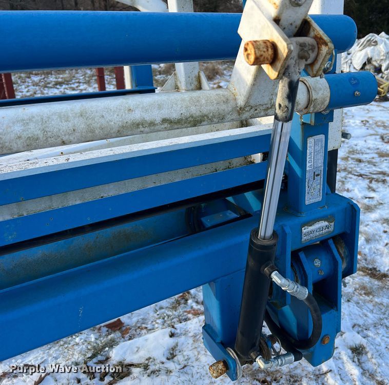 image for item JU9711 Plus1  hay bale trailer