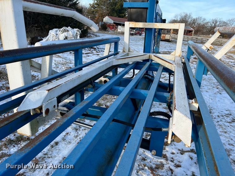 image for item JU9711 Plus1  hay bale trailer