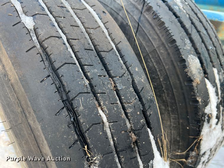 image for item JU9711 Plus1  hay bale trailer