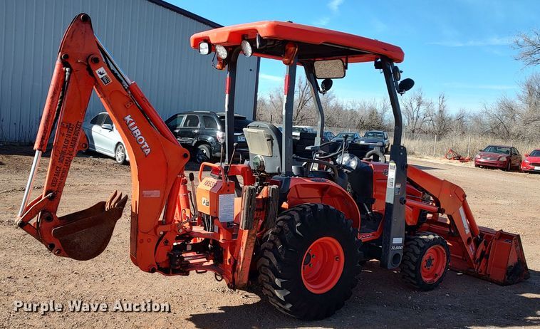 image for item LK9508 Kubota B26  backhoe