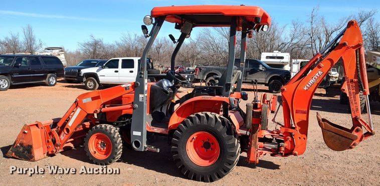 image for item LK9508 Kubota B26  backhoe