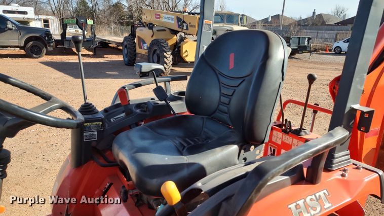 image for item LK9508 Kubota B26  backhoe