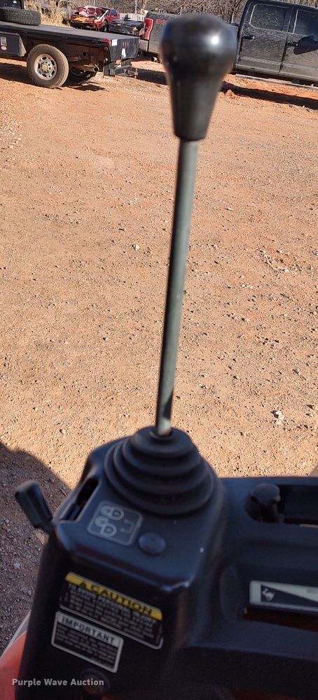 image for item LK9508 Kubota B26  backhoe