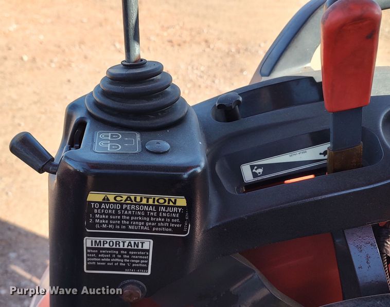 image for item LK9508 Kubota B26  backhoe