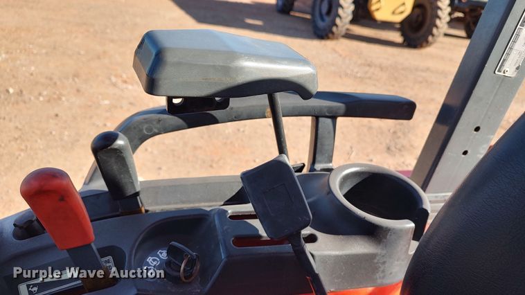 image for item LK9508 Kubota B26  backhoe