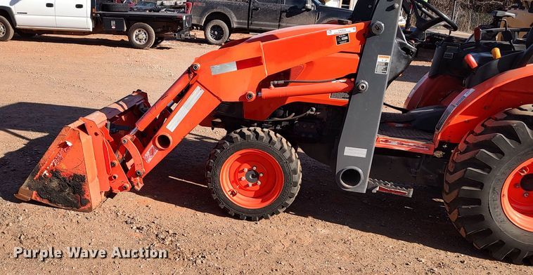 image for item LK9508 Kubota B26  backhoe
