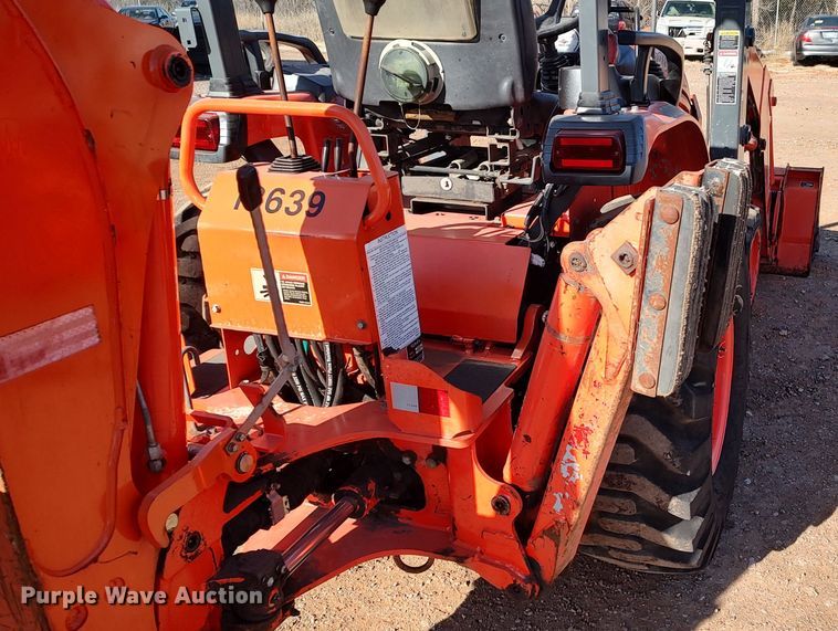 image for item LK9508 Kubota B26  backhoe