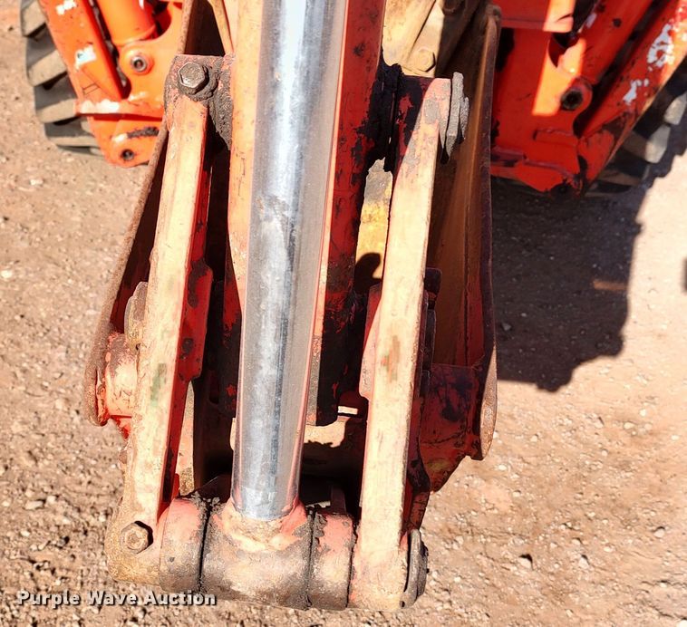 image for item LK9508 Kubota B26  backhoe