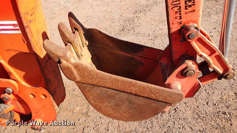 image for item LK9508 Kubota B26  backhoe