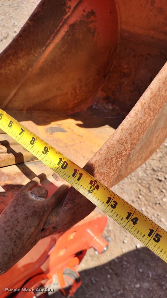 image for item LK9508 Kubota B26  backhoe