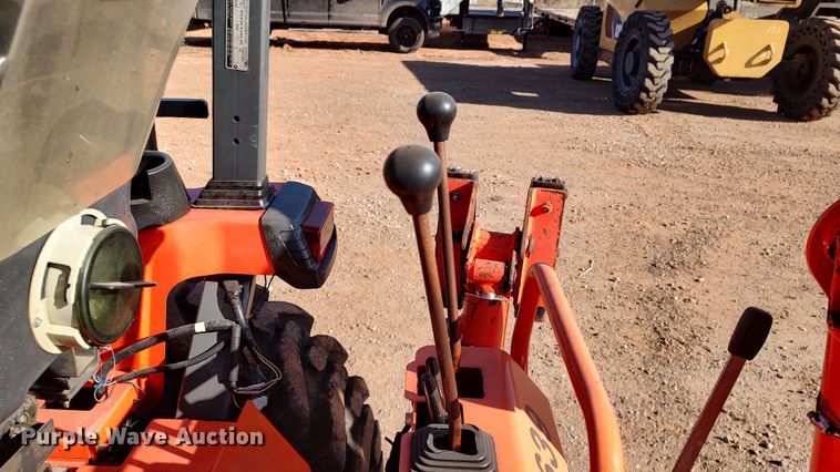 image for item LK9508 Kubota B26  backhoe