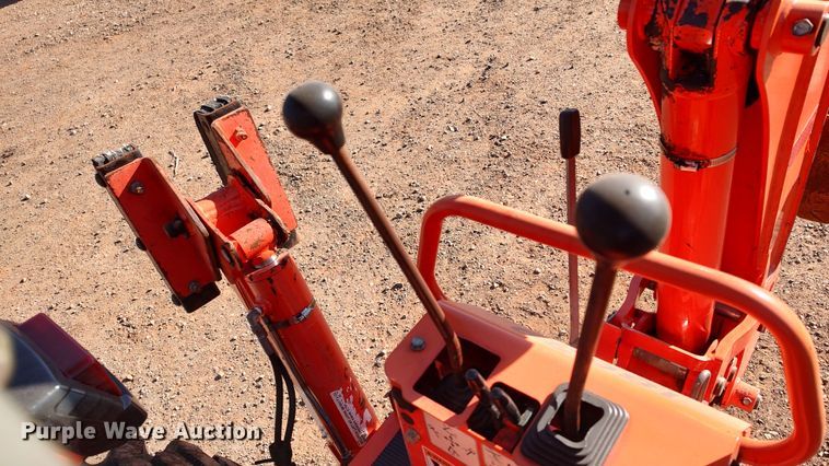 image for item LK9508 Kubota B26  backhoe