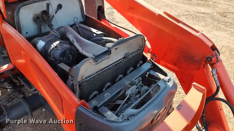 image for item LK9508 Kubota B26  backhoe