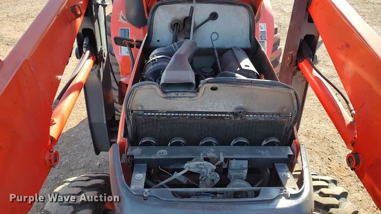 image for item LK9508 Kubota B26  backhoe