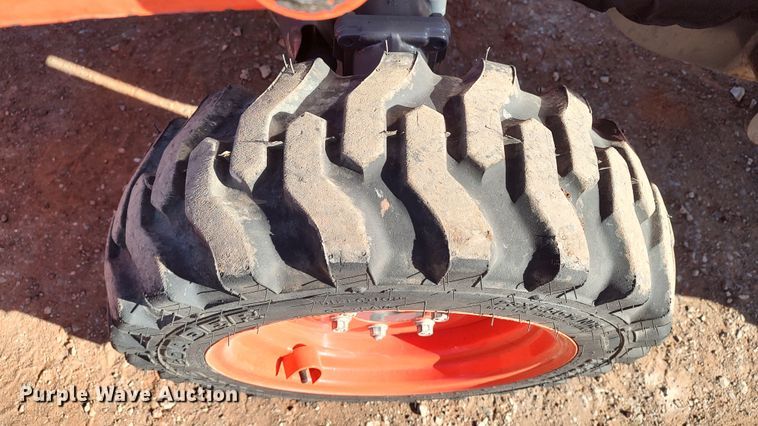 image for item LK9508 Kubota B26  backhoe