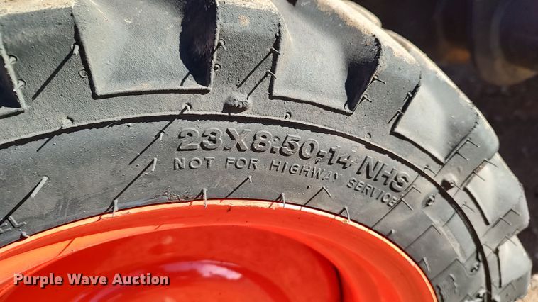 image for item LK9508 Kubota B26  backhoe