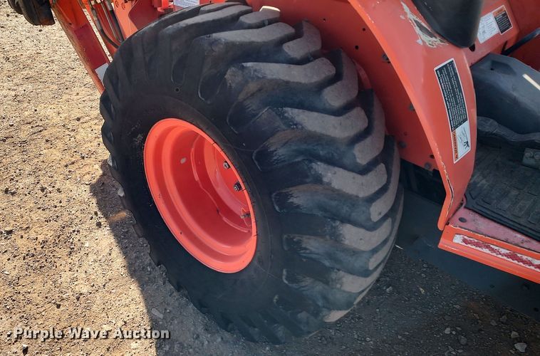 image for item LK9508 Kubota B26  backhoe