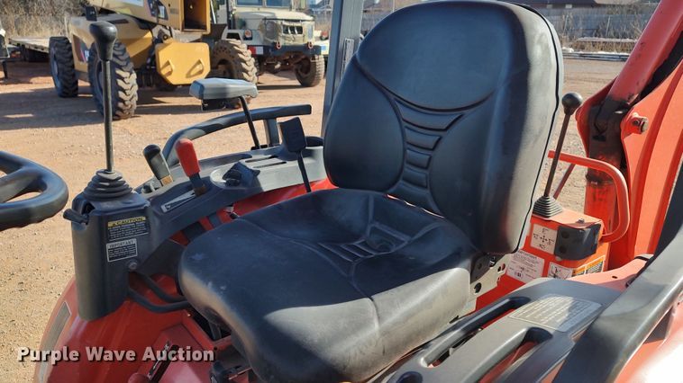 image for item LK9509 Kubota B26  backhoe