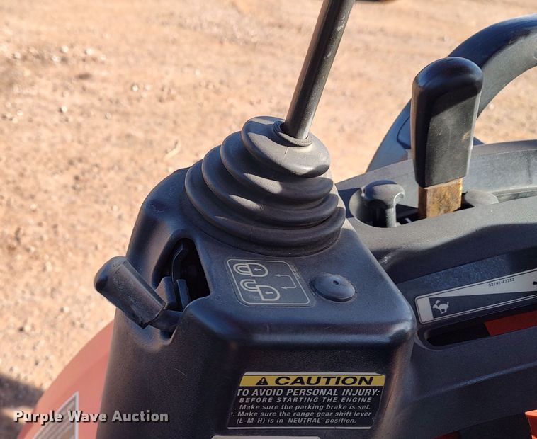 image for item LK9509 Kubota B26  backhoe